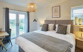 Host & Stay - Hoggarths Retreat